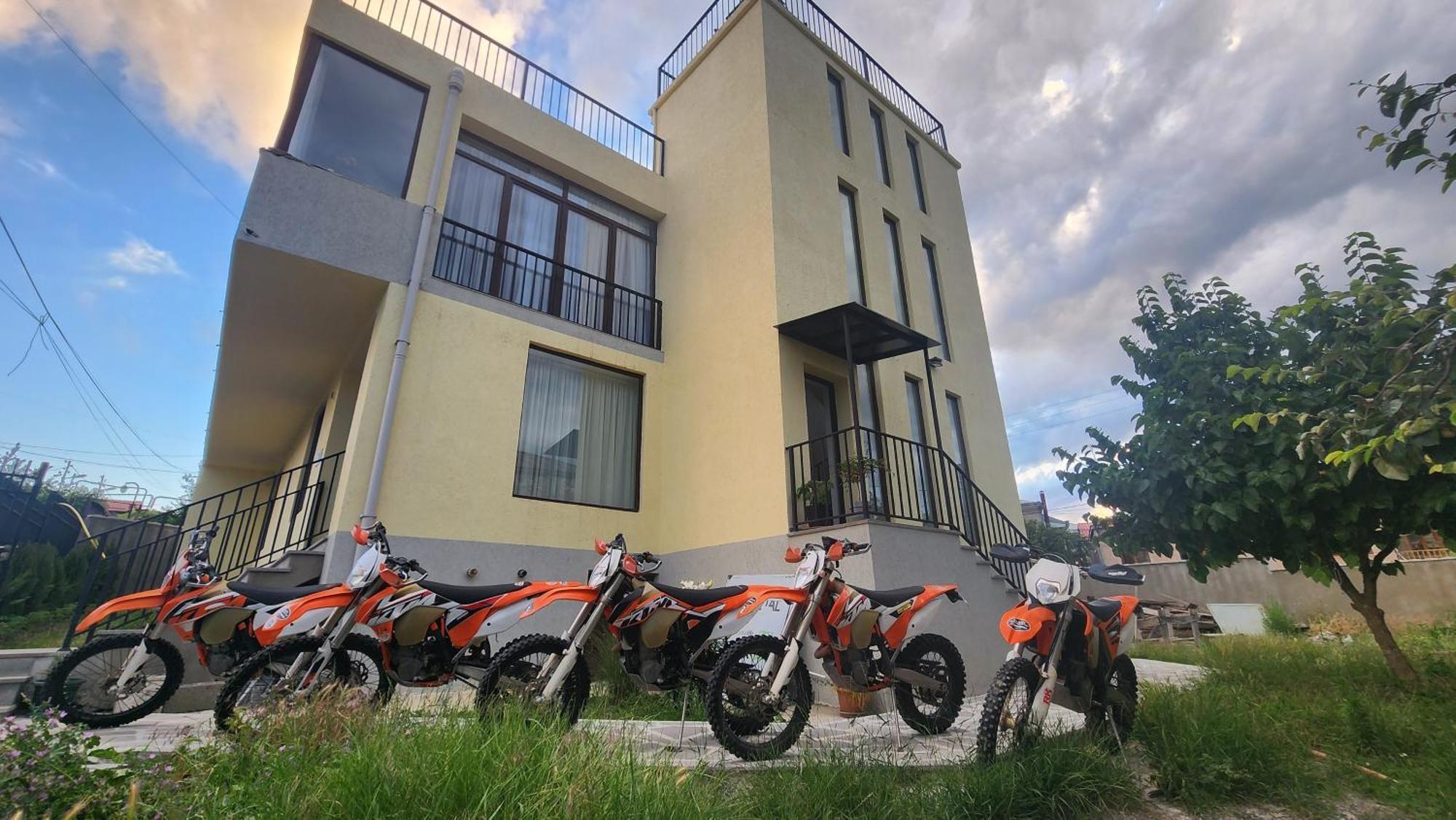 Panorama Family Hotel Telavi Exterior photo